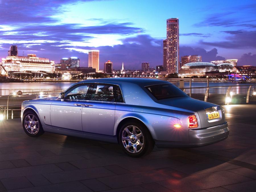  Rolls-Royce 102EX Electric Concept 2011 года  (фото 6 из 16)